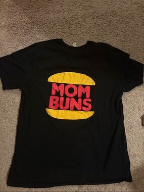 Bella Canvas Black Tee with Yellow Burger Buns and Red 'MOM BUNS' Text